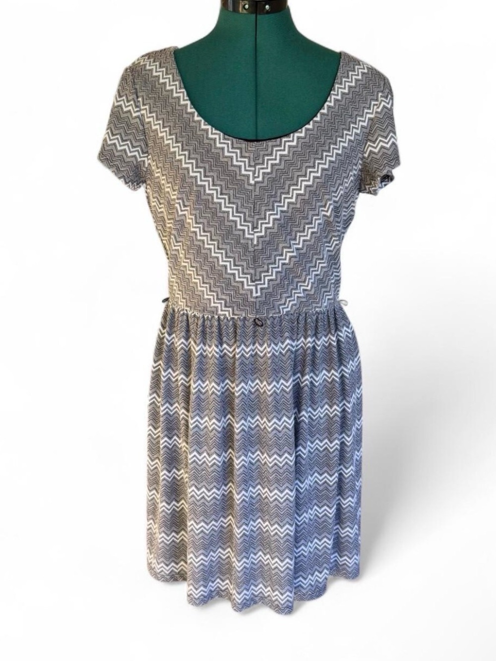 Love Reign Chevron Scoop Neck Mini Dress - Gray & White